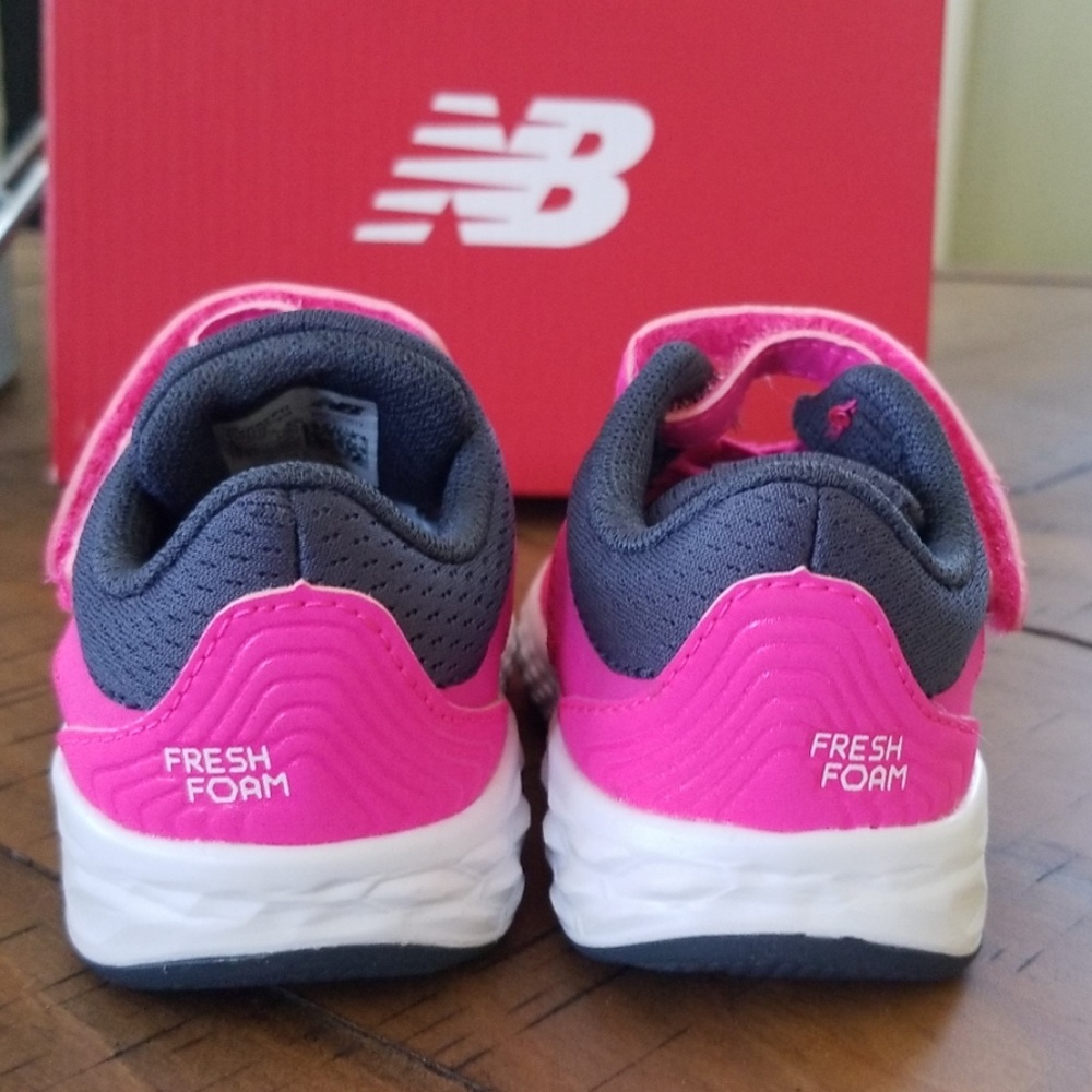 ๐๏ธ Infant/Toddler New Balance - Picture 4 of 6